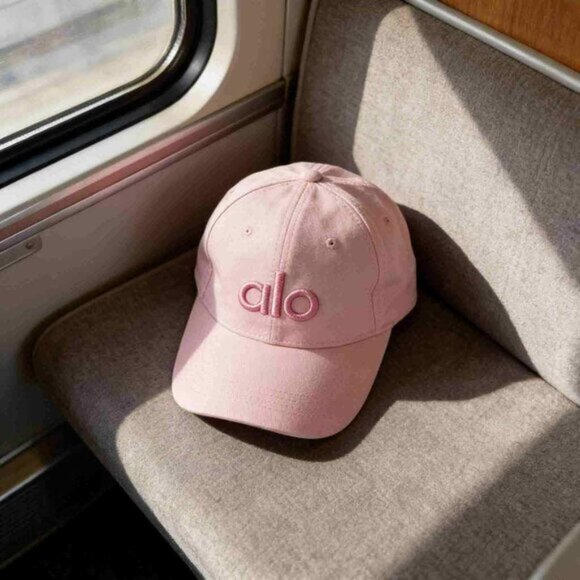 ALO Yoga Accessories - ALO YOGA OFF-DUTY CAP BRAND NEW
